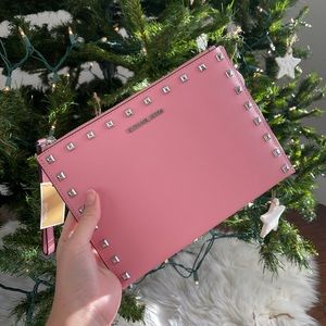 MK clutch/wristlet - carnation/pink